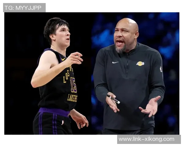 锡安半场表现平平仅得7分16分钟出场时间引发球迷热议 锡安半场表现平平仅得7分16分钟出场时间引发球迷热议