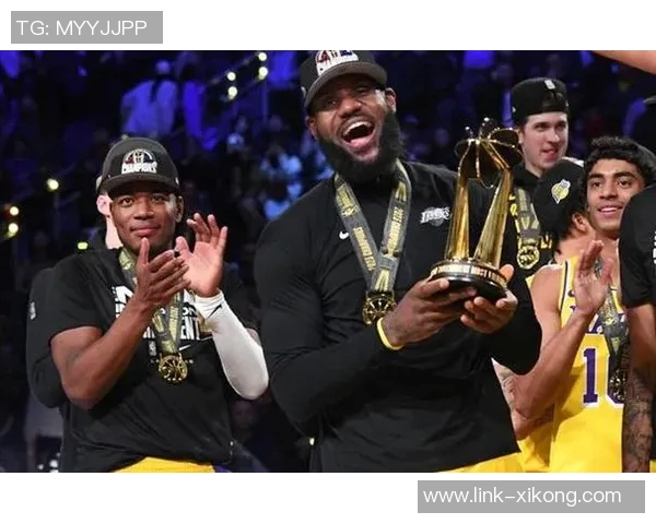 浓眉称赞里夫斯表现出色球迷高喊MVP展现支持与期待