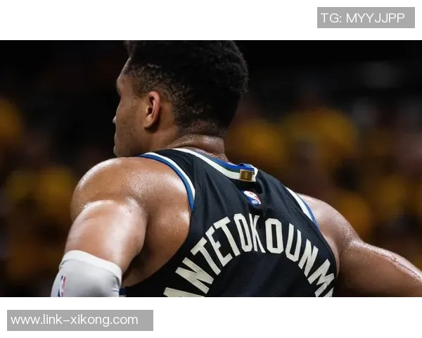 里弗斯表示字母哥训练状态良好期待他尽快重返赛场助力球队 里弗斯表示字母哥训练状态良好期待他尽快重返赛场助力球队