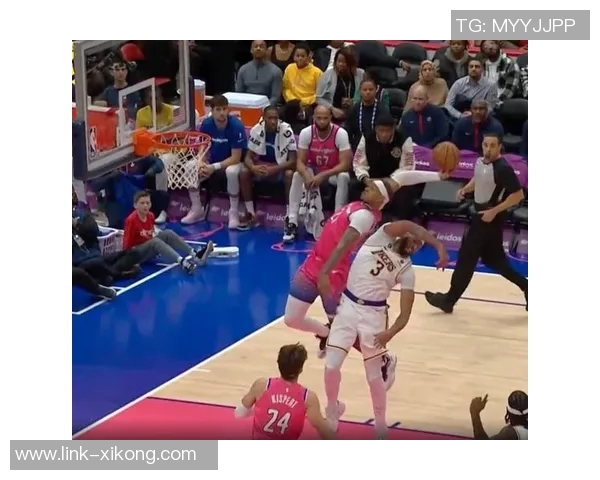 东契奇感叹詹姆斯大风车扣篮现场体验真是无与伦比的奇妙时刻